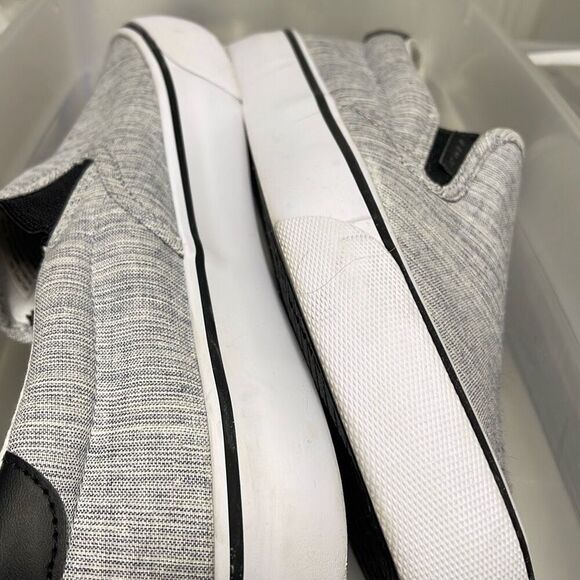 Lugz size 8.5 woman’s clipper classic slip on - Picture 10 of 11